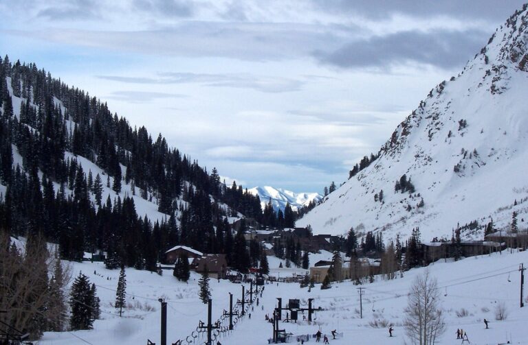 Alta_Little_Cottonwood_Canyon photo By Baileypalblue