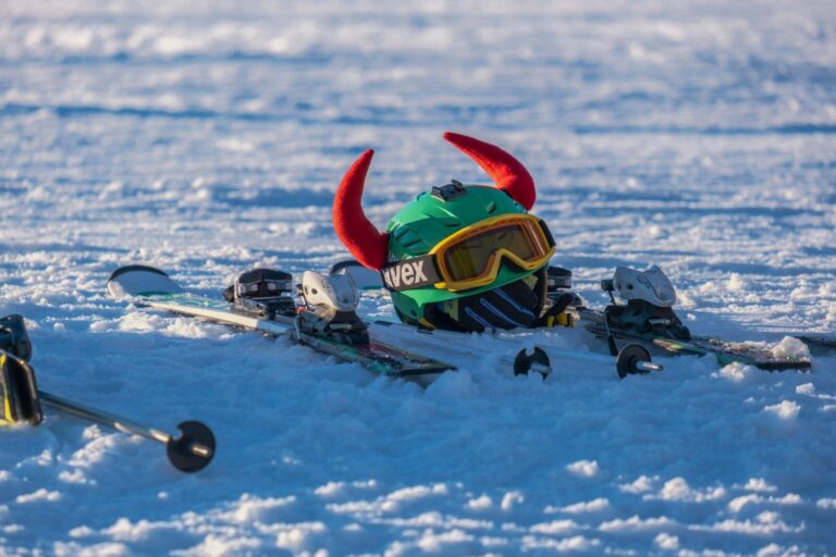 Ski helmet Image by Couleur