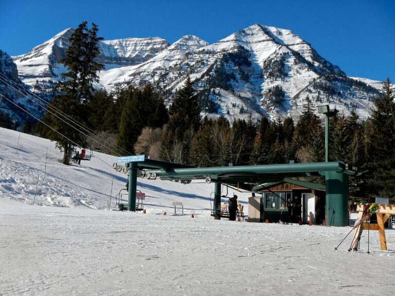 Ski lift at Sundance Mountain Resort By PunkToad from oakland